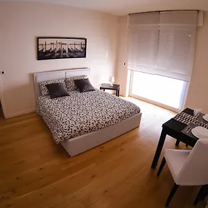 https://4you-apartments-ponti-romani.hotelinveneto.com