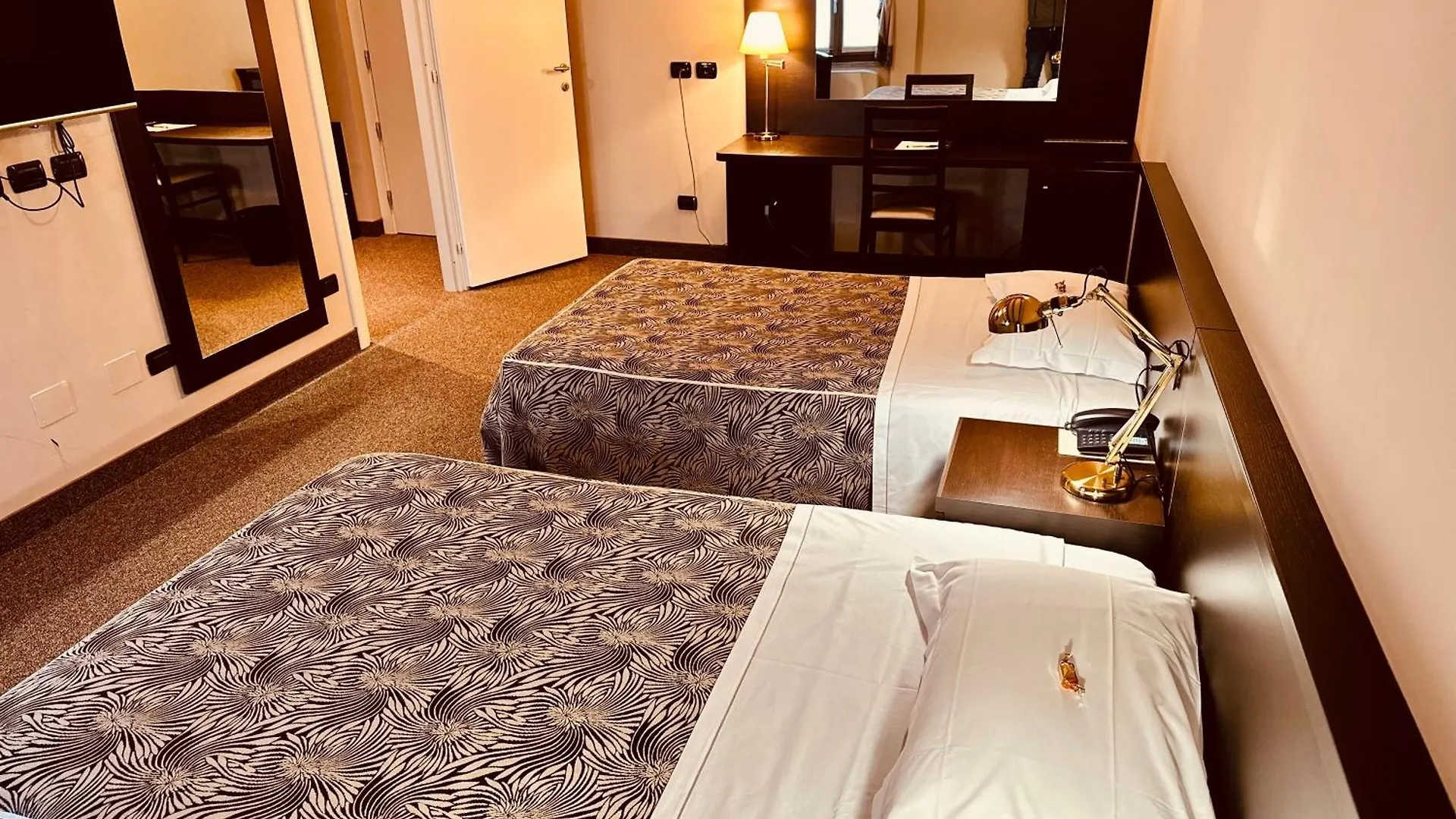 Hotel Malpensa Inn Aereoporto Tornavento  4*, Tornavento (Varese) Itálie