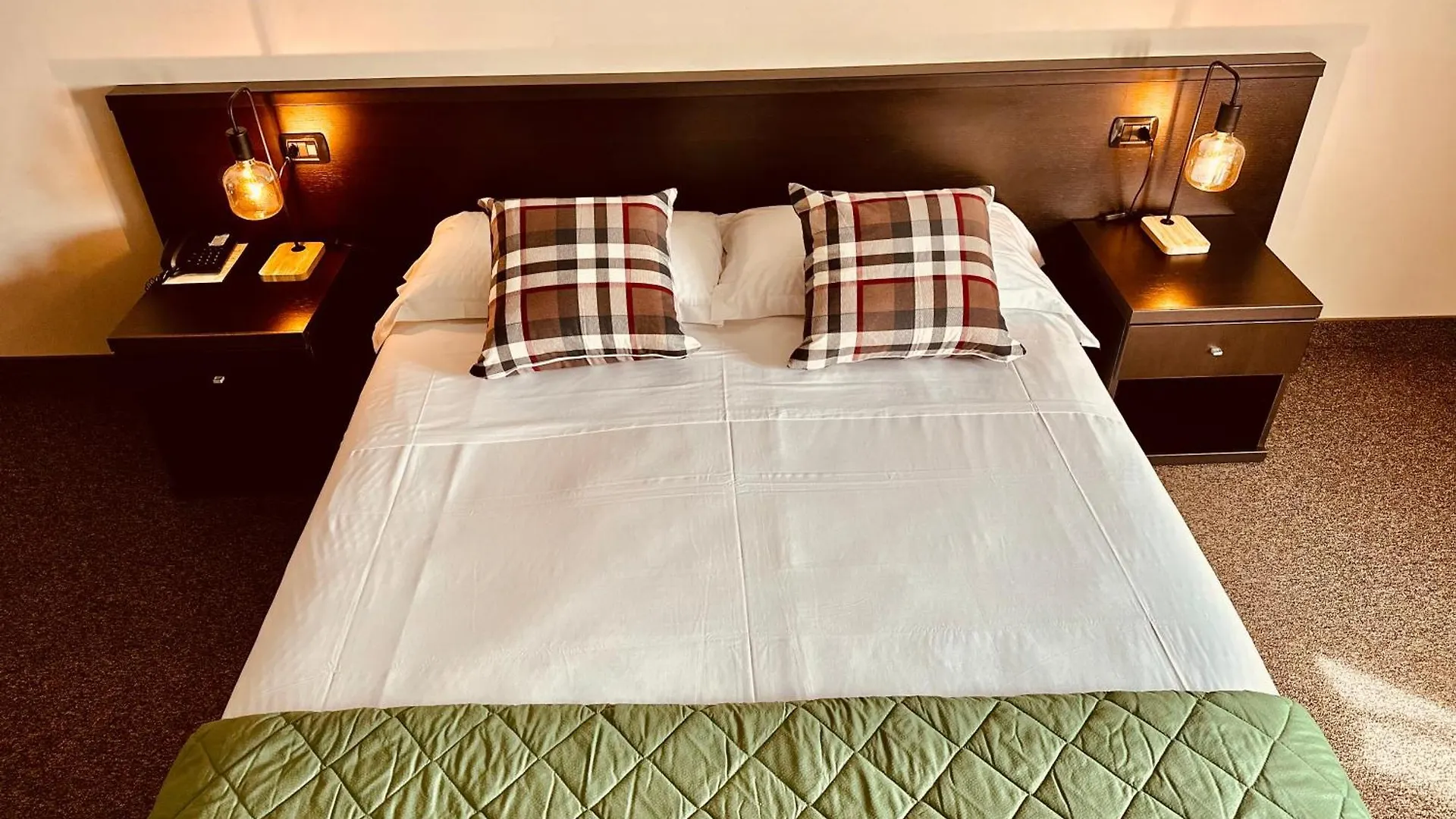 Hotel Malpensa Inn Aereoporto Tornavento  4*, Tornavento (Varese) Itálie